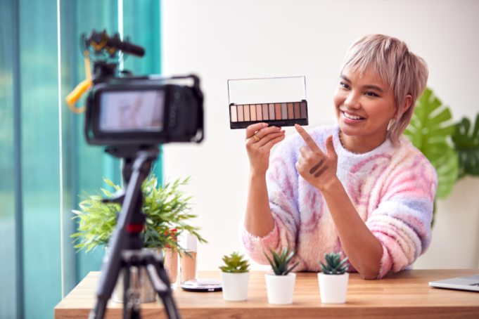 Influencer Marketing Evolution: A Guide for Marketers A makeup brand is being promoted through influencer marketing.